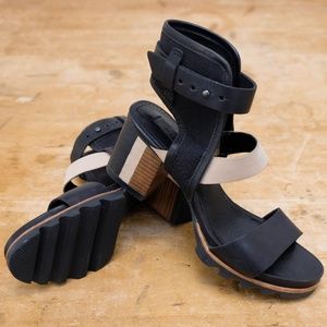 SOREL Black Leather Addington Cuff Sandals